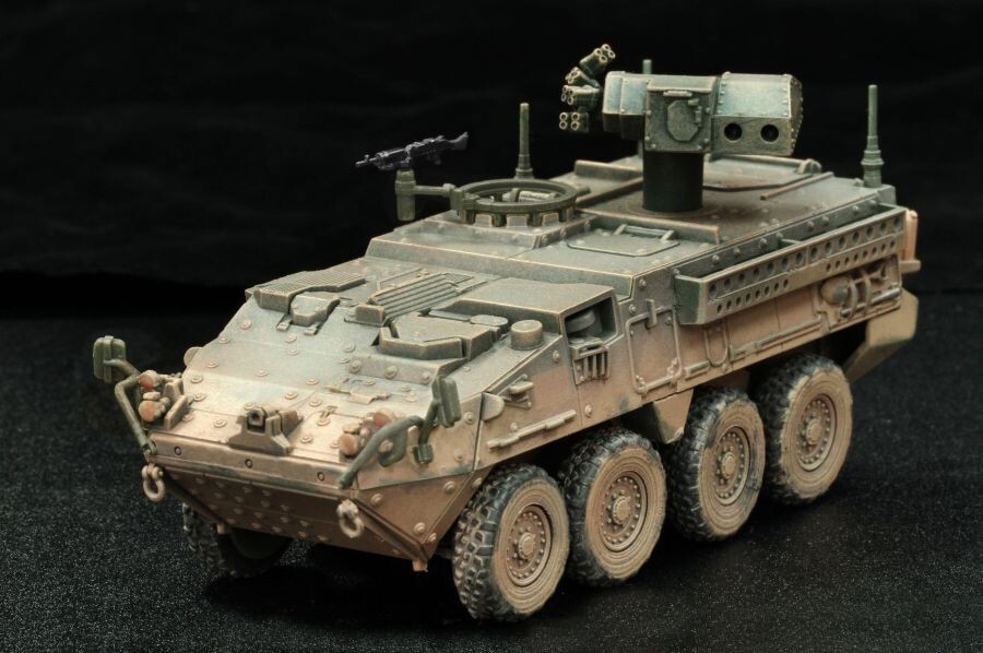 US M1134 Stryker ATGM DRAGON ARMOR 1/72 63118 finished model