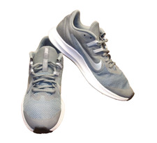 NIKE KIDS DOWNSHIFTER UNISEX RUNNING SNEAKS....SIZE 5 Y.....EXCELLENT CONDITION