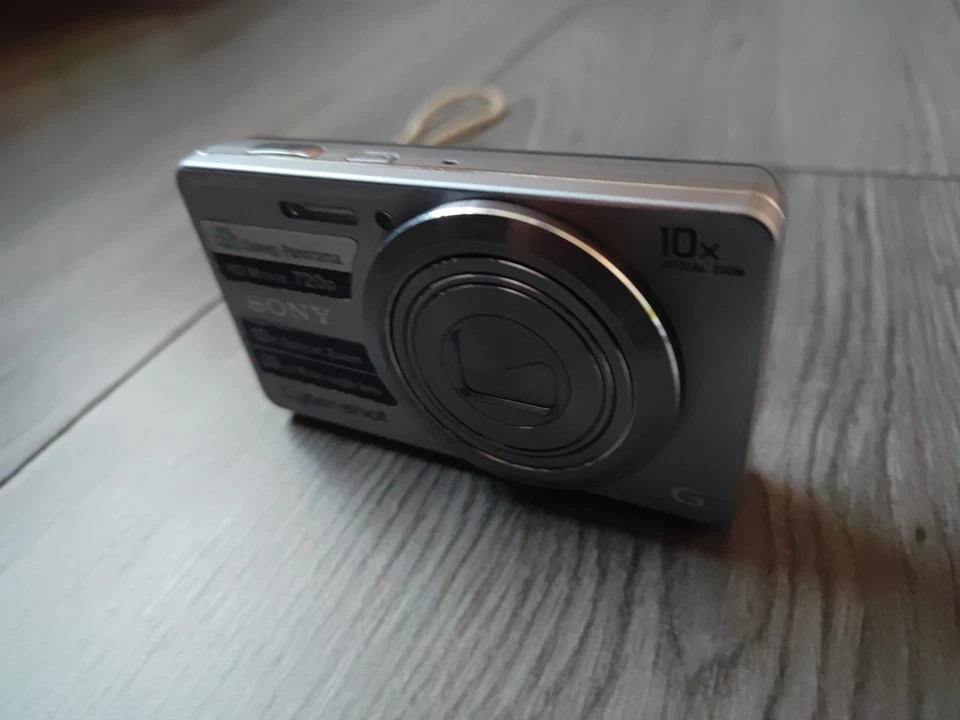 Sony Cyber-shot DSC-W690 16.1MP Digital Camera - Black - Image 4 of 4