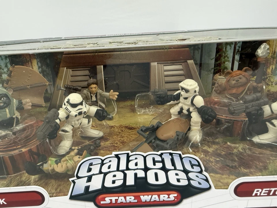 Lote de figuras Star Wars Galactic Heroes Endor Wicket Logray Leia Han Commando Ewoks Foto 2 de 4