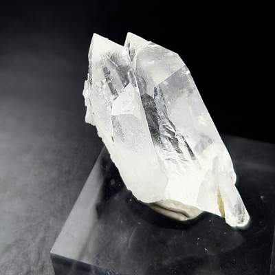 Quartz Crystal, Twin And Point Shape Structure, Clear, From Pakistan, 37 Grams