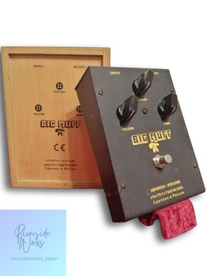 Electro-Harmonix Big Muff Pi Distortion Effects Pedal