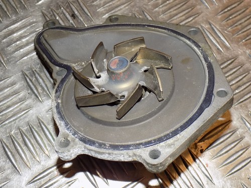 Audi VW Skoda Wasserpumpe Pumpe Ohne Riemenscheibe 06E121005