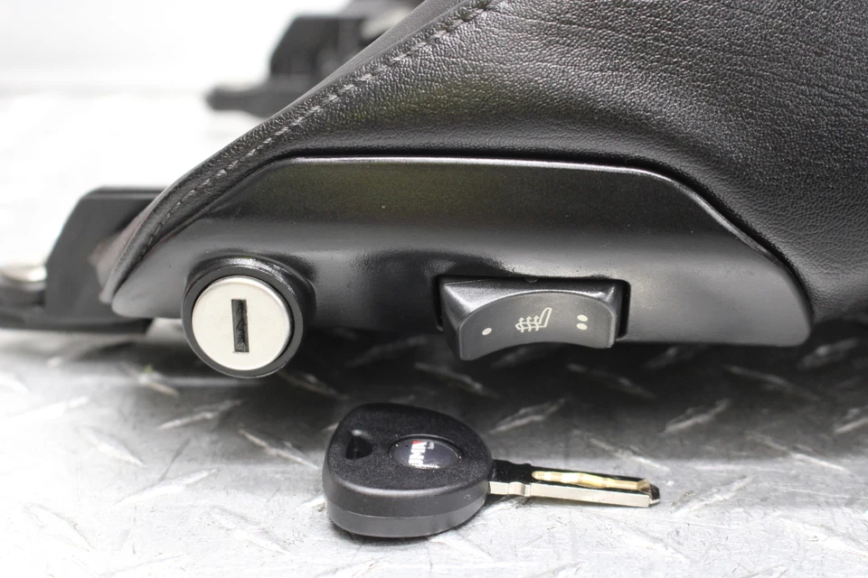 BMW K1600GT 2012 ABS ASIENTO TRASERO SILLÍN 668833 (tiene 1 llave) Foto 2 de 4