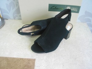 deva bell clarks