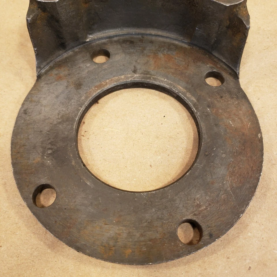 Placa adaptadora pinça de freio traseira direita Jaguar Mk II Mk 2 2.4L C16287 - Imagem 3 de 4