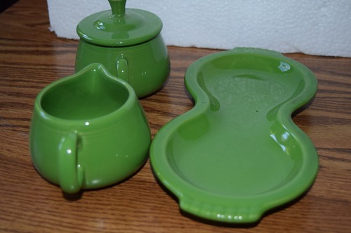 Fiesta HLC Shamrock Green Cream And Sugar on Figure 8 Tray 4 Piece Fiestaware - Picture 3 of 4