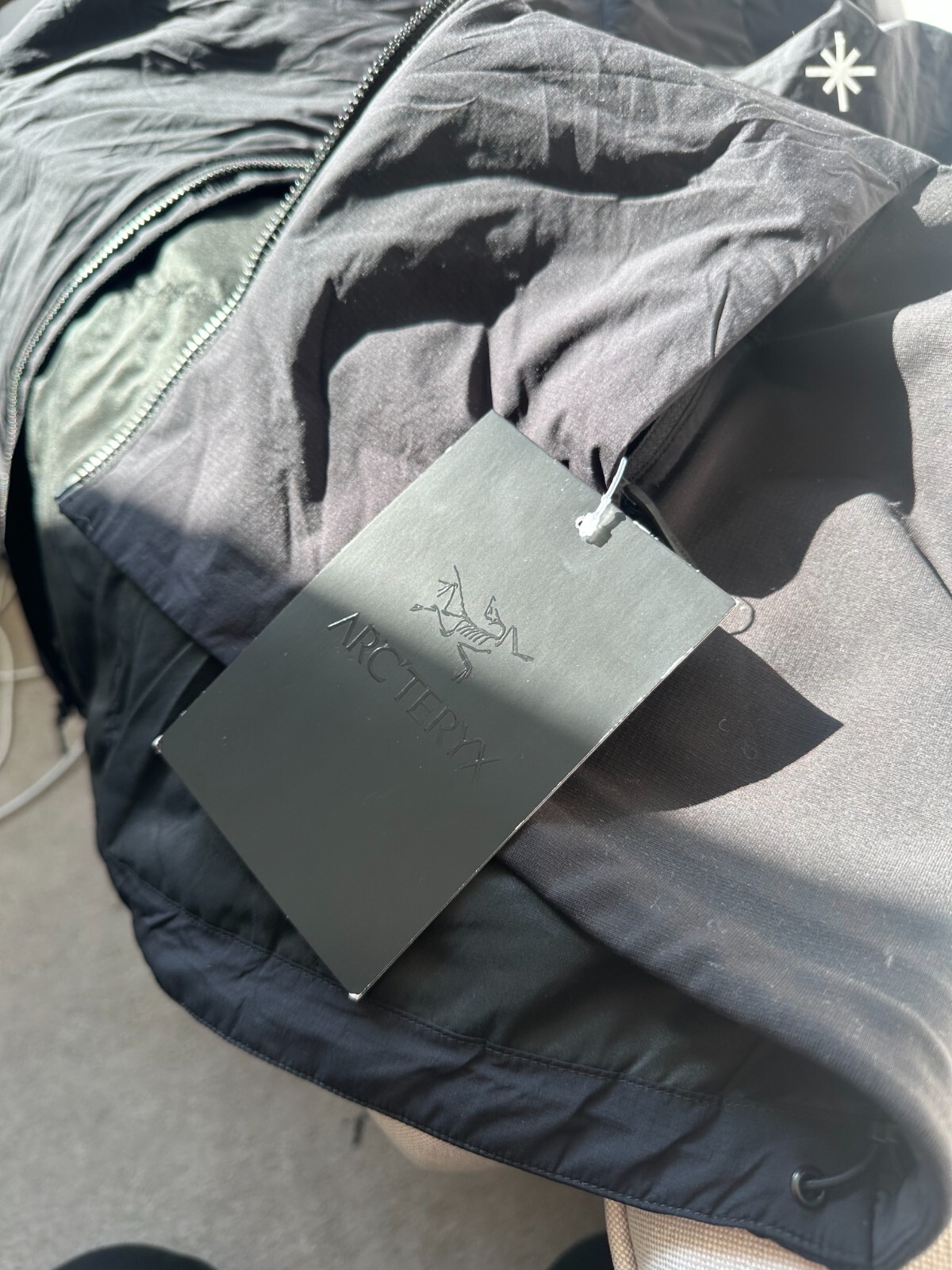 ARC'TERYX Arcteryx ATOM LT Gilet Isolato Donna Small Nero Prezzo consigliato £180