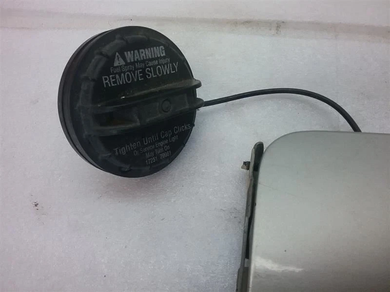 Fuel Gas Filler Door 1.8L 2004 NISSAN SENTRA 6-2-2P - Imagem 3 de 4