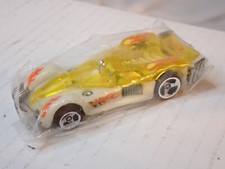 1995 Hot Wheels: Road Rocket - Excellent condition kept in baggie!