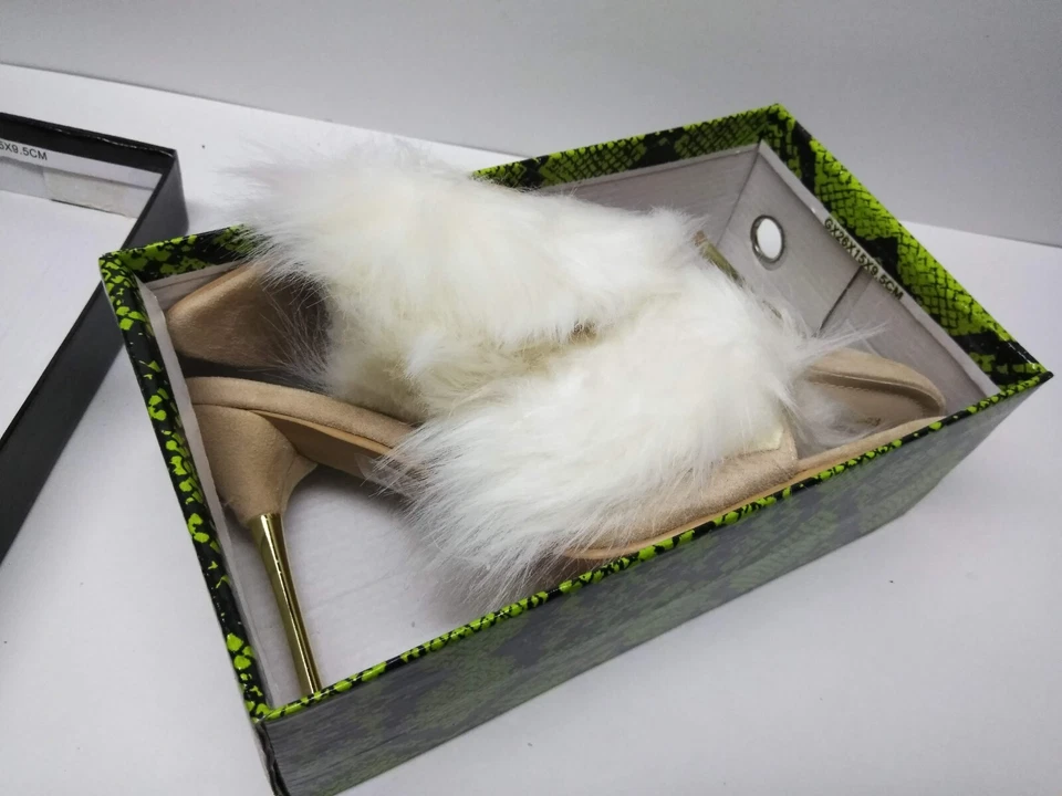 NUEVO EN CAJA Capa de mujer Robbin punta/tacón de aguja blanco piel de conejo talla 10 Foto 2 de 4