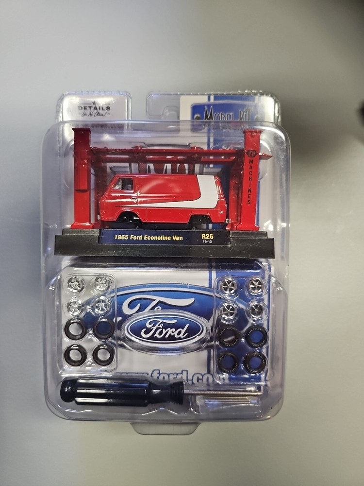 M2 Machines Model-Kit 1965 Ford Econoline Van! R26! Starsky & Hutch Scheme!