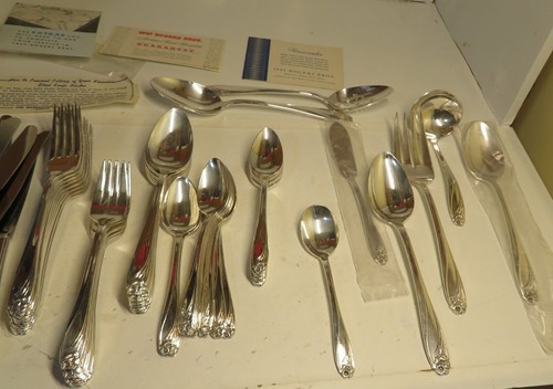56 PC DAFFODIL 1847 ROGERS BROS SILVERWARE FLATWARE SET by INTERNATIONAL SILVER - Picture 8 of 24