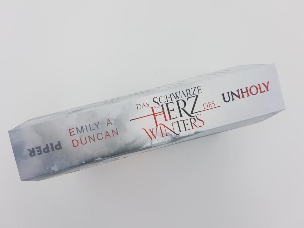 Thumbnail - Das Schwarze Herz Des Winters - Unholy | Emily A. Duncan | Deutsch