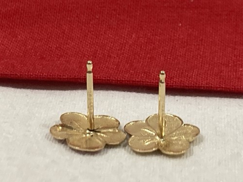 Vintage CARLA 14k Solid Yellow Gold Flower Enamel Post Stud EARRINGS 0.75 GRAMS - Picture 7 of 15