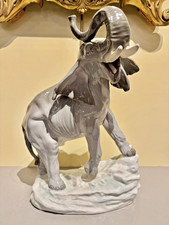 Scultura  in Porcellana Elefante, Amphora,40 cm,XX secolo, Soprammobile vintage