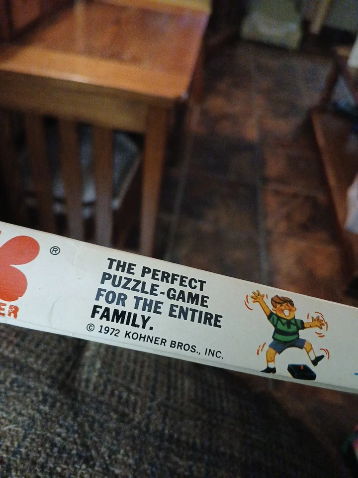 Vintage 1972 Kohner Hi-Q Peg Board Puzzle Game Skill Solving - Image 4 of 4