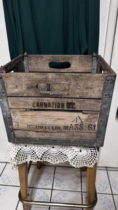 Vtg. 1961 Carnation Co. Dairy Cream Milk Wood / Metal Crate Arlington Mass.