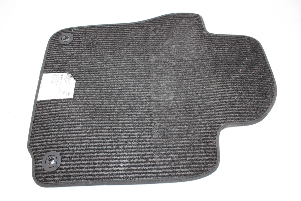 Juego de alfombrillas alfombrillas delanteras y traseras Volkswagen Golf MK6 2010-2014 Foto 3 de 4