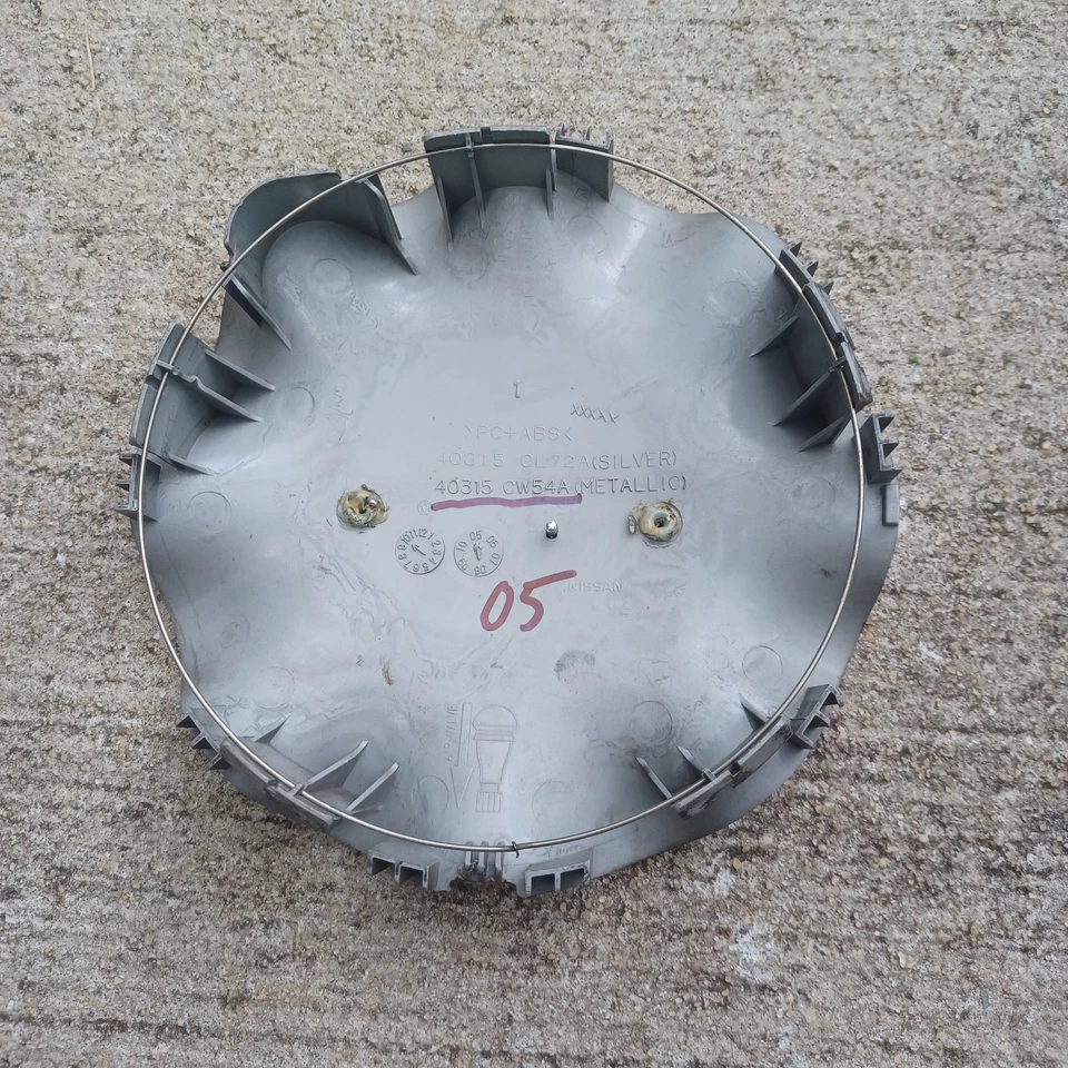 Tapa central Infiniti FX45, Q45, Hyper Silver, 2006-2008, parte # 40315 CW54A 05 Foto 3 de 3