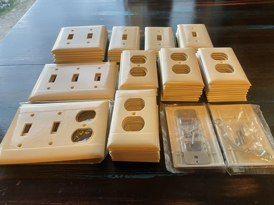 67 cubiertas de placa de pared de baquelita beige liso Sierra P12, K3, P, 3P8, P1,2,3-2 líneas de colección Foto 2 de 4