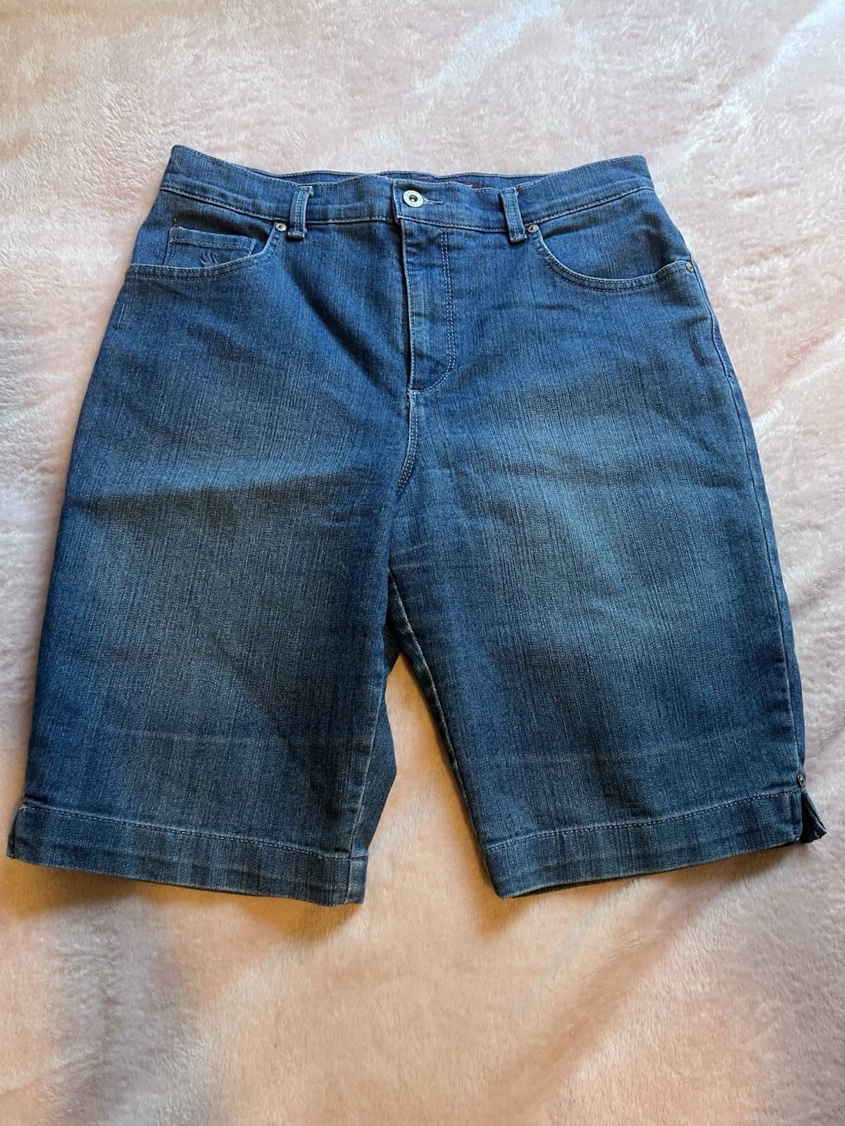 Gloria Vanderbilt Amanda Bermuda Women’s Size 8 Blue Cotton Denim Shorts