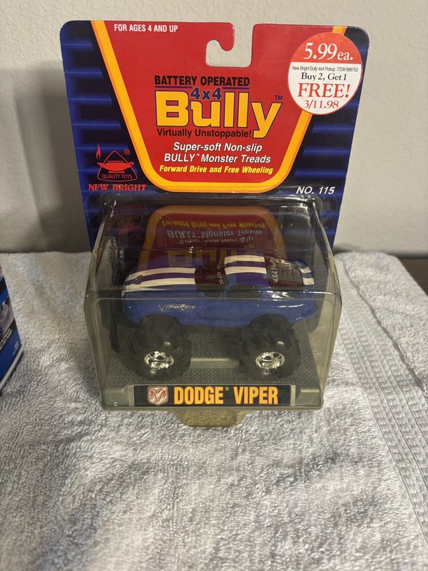 New Bright Battery Operated 4x4 Bully DODGE VIPER Blue Stomper Style Car NEW