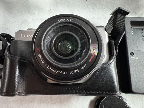 Panasonic LUMIX DMC-GX1 Mirrorless Camera w/ 14-42mm Lens & Charger - Picture 2 of 13