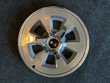 Vintage Chevrolet Corvette Hubcaps Wheel Covers 1965-1966 Oem Set Of Four