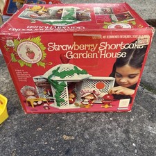 Strawberry Shortcake Vintage Garden House Gazebo with  BOX