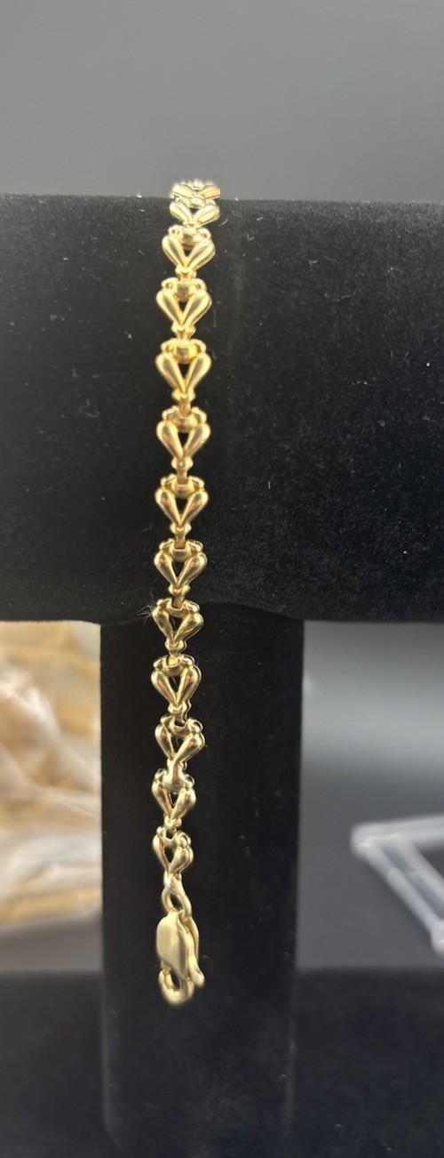 18k Yellow Gold Italian Sacred Heart Bracelet 5 Grams 5.54 mm 7 Inches