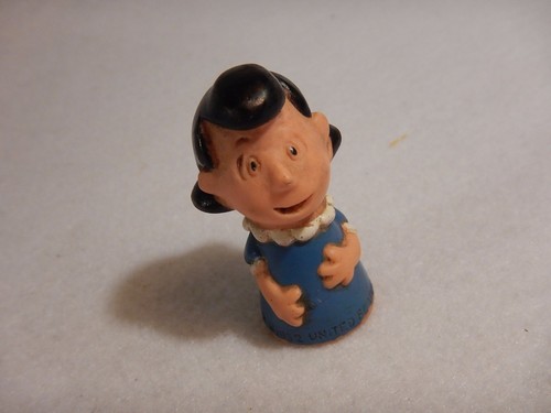 Vintage 1952 United Feature Syndicate Peanuts Lucy Figure Pocket Doll - Picture 2 of 6