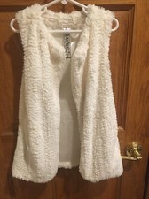 Beau Tees Fluffy ivory Girls Vest Size 10 Pre-owned