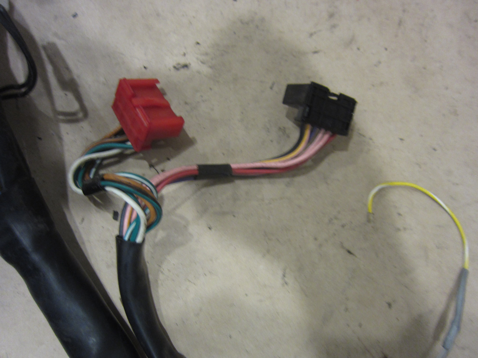 Ferrari Mondial QV - Central Tunnel Harness - P/N 133740