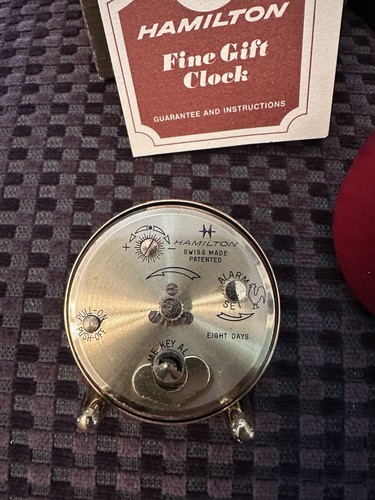 Reloj despertador Hamilton Travel latón fino regalo hecho en Suiza - Imagen 7 de 12