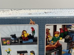 *RARE* LEGO Creator 10218 Pet Shop. NIB SEALED RETIRED