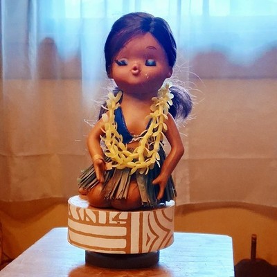 Vintage Hawaiian hula Girl music doll Hukilau 