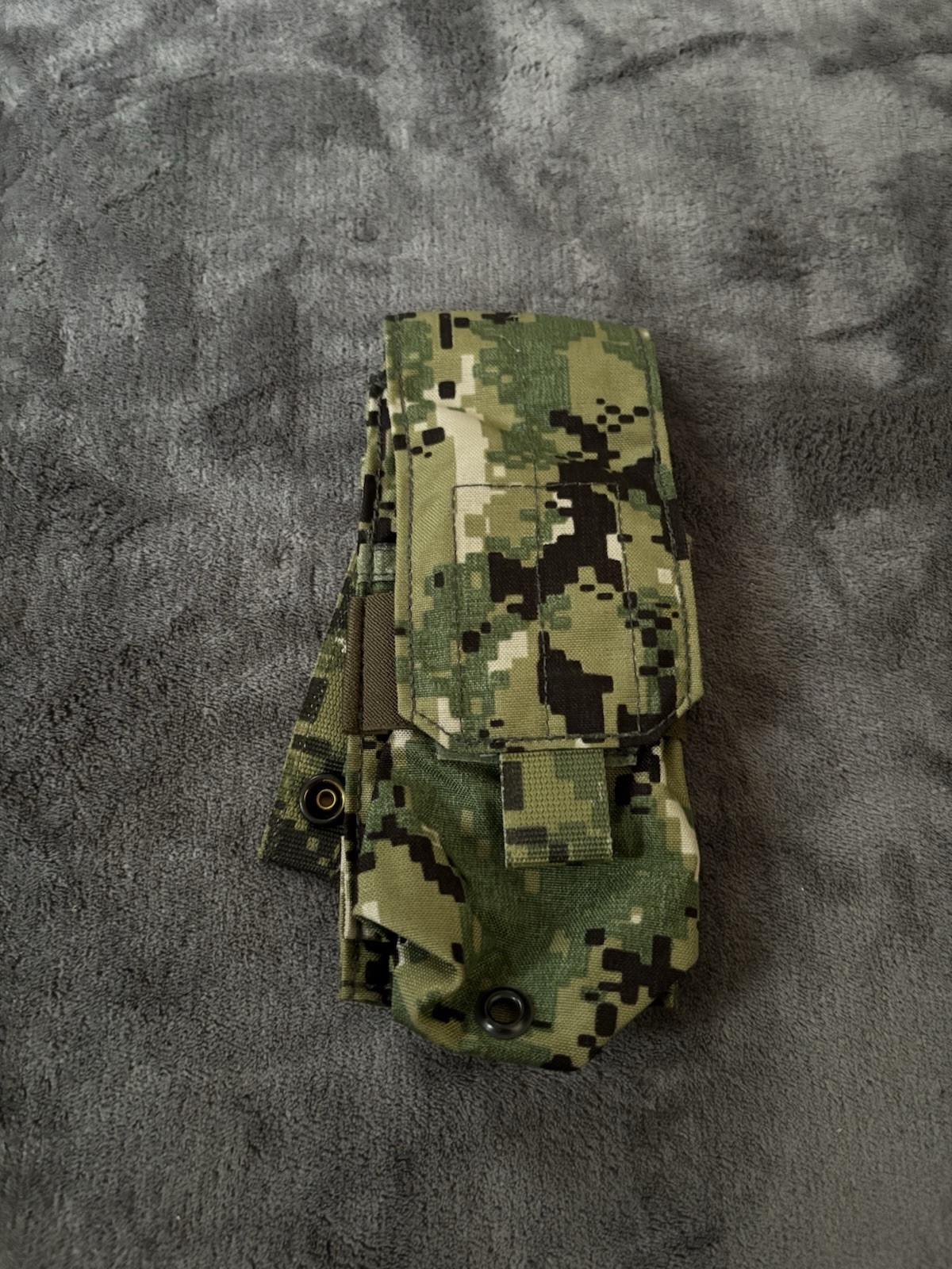 Eagle Industries AOR2 Single ) 5.56 Mag Pouch Molle