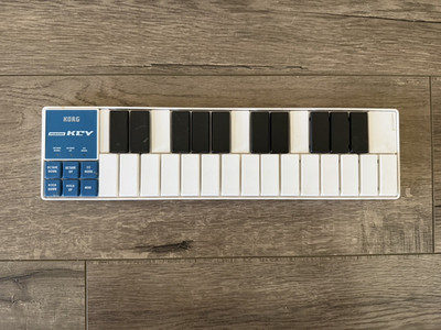 Korg nanoKEY 1st Generation USB MIDI Portable Controller