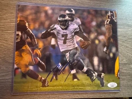 Michael Vick Auto Autograph Signed 8x10 Photo - JSA Authenticated Eagles