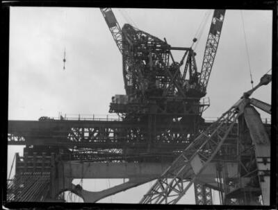 Cranes working on the construction of the arch trusses of Sydney H - Old Photo