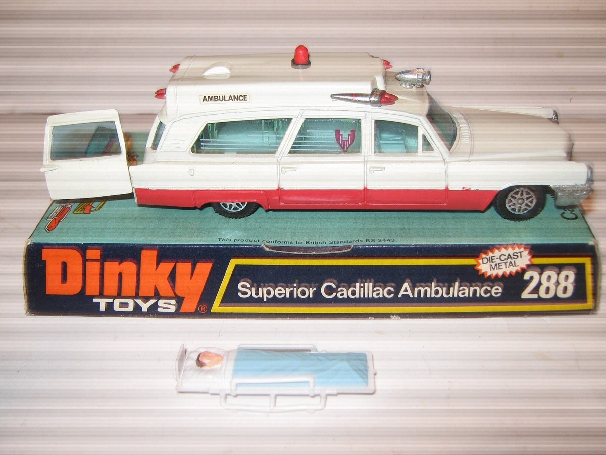 ミニカー Dinky o.288 Superior Cadillac Ambulance s-l1200.jpg