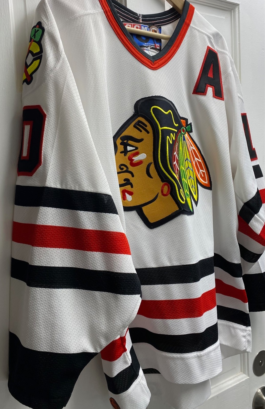 Vintage CCM NHL Chicago Blackhawks Tony Amonte #10 White Jersey Size Medium