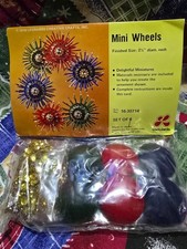 LeeWards MINI WHEELS Makes 6 STUNNING Christmas Sequin Bead Vtg Ornament Kit NOS