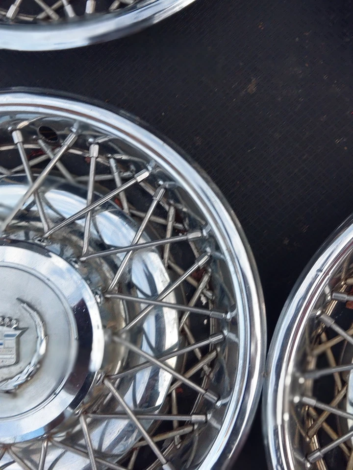 Set Of Four Cadillac Wire Spoke Hubcaps Wheel Covers Hub Caps Free Shipping - Image 3 of 4