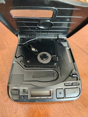 Vintage Sony Discman D-34 Portable CD Compact Player - TESTED