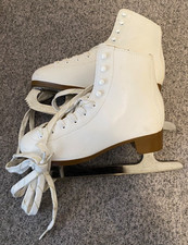 DBX Classic White Figure Skates Girl’s Skate Size 4 Excellent Condition