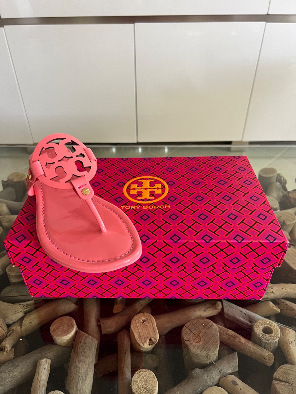 TORY BURCH Coral Crush Miller Patent Leather Sandals Size 7.5 $198 MSRP