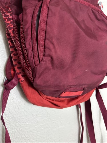 High Sierra 2L Hydration Pack Cragin Cycling Hiking Backpack Red Flaws Hole - Picture 3 of 20