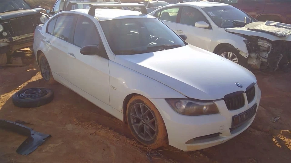 Passenger Headlight Sedan Canada Market Fits 06-08 BMW 323i 226129 - Image 3 of 4